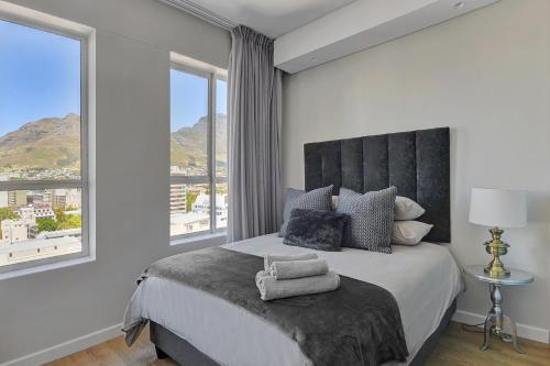 Curated visual reference: Ava Luxurious Apt With City Table Mountain Views Cape Town Photo Inspiration