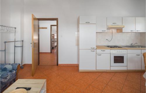 Amazing Apartment In Porec With Wifi