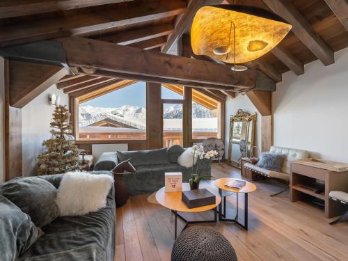 Chalet entièrement rénové au centre de Courchevel Village, idéal pour 10 adultes et 4 enfants - FR-1-562-50
