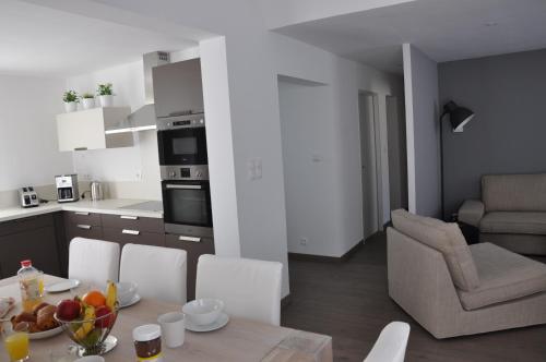 Dapur atau dapur kecil di Holiday in Arles -Villa Jacuzzi