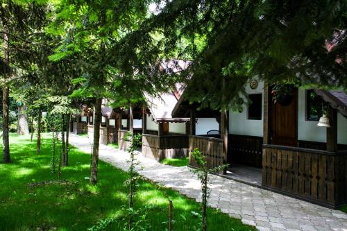 Fotografie z fotogalerie ubytování Cornul Vanatorului Bungalows v destinaci Piteşti