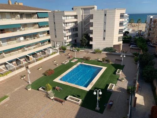Appartement très sympa vue mer 50 m de la plage proche centre ville piscine wifi