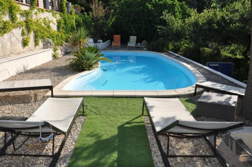 Πισίνα στο ή κοντά στο Magnifique Villa vue Ste Baume