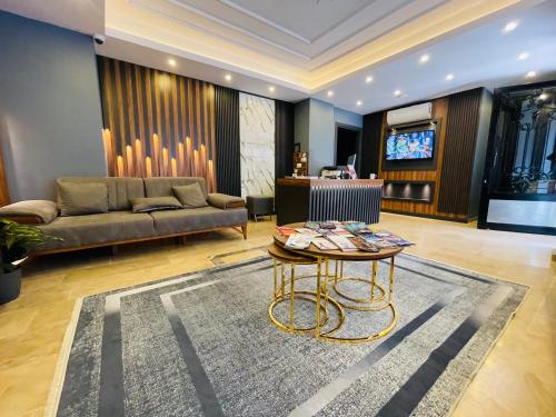 The lobby or reception area at Meridiani Taksim Hotel