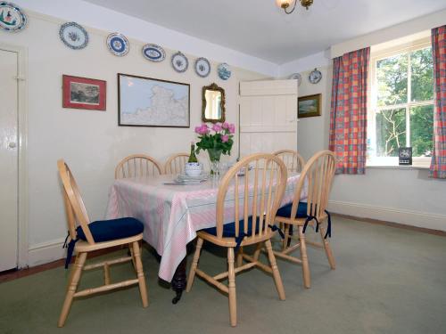 Gallery image of Carreg Yr Eos - Cottage in Fishguard
