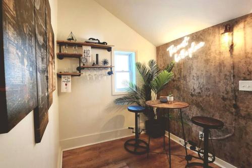 The Modern Forge NY, Honeoye Lakeにあるキッチンまたは簡易キッチン