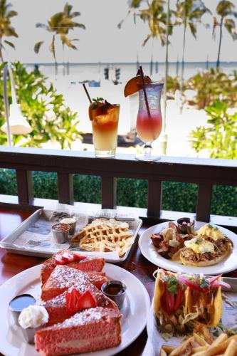 Makanan di atau berdekatan hotel
