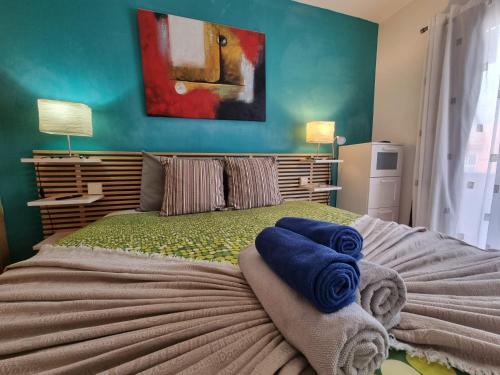 CASA RODO, ideal remote work, relaxing, pool and surfing