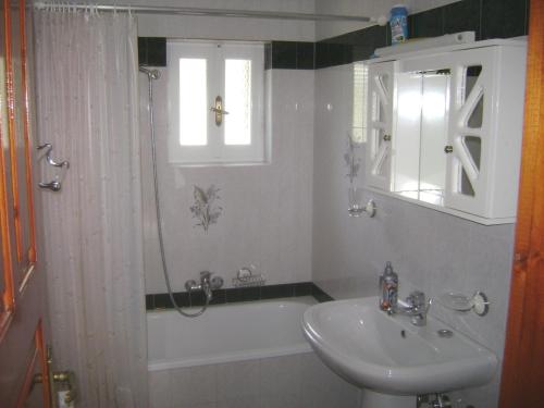 A bathroom at Villa Elvira