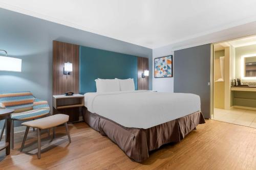 Кровать или кровати в номере Best Western Plus Riviera