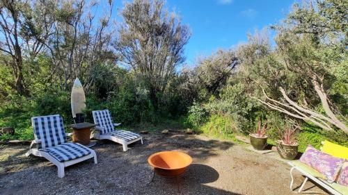 Taman di luar Back Beach Beryl Ocean Bay Getaway PL