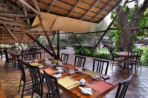 Εστιατόριο ή άλλο μέρος για φαγητό στο Protea Hotel by Marriott Lusaka Safari Lodge