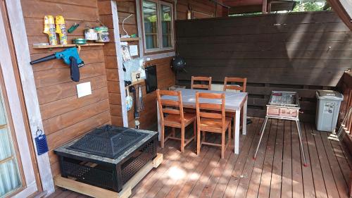 城ケ崎海岸つり橋の家にあるキッチンまたは簡易キッチン