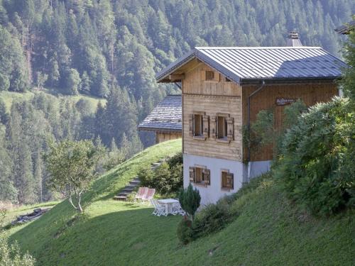 Chalet confortable avec sauna, Wi-Fi et parking privé