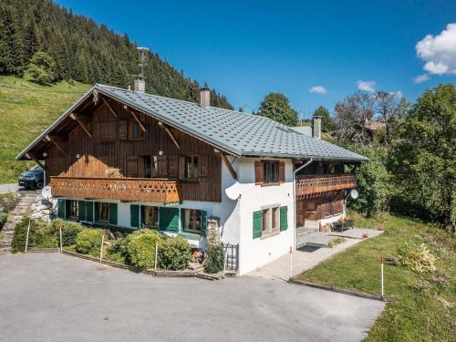 Spacieuse Ferme 6 Chambres aux Gets, 17 Pers, 4 SDB, Balcon, Wi-Fi, Parking Privé, Navette Hiver