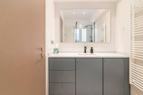Serenity & Luxury - Elegant 2BR in Kifisia's Center