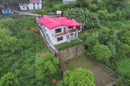 Tòa nhà nơi biệt thự tọa lạc