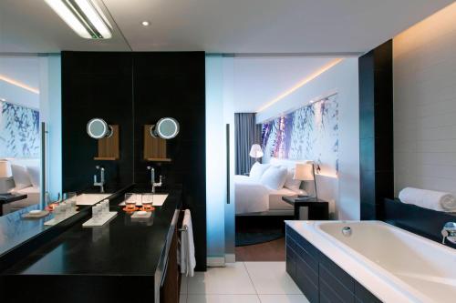 Ванна кімната в Le Méridien Nouméa Resort & Spa