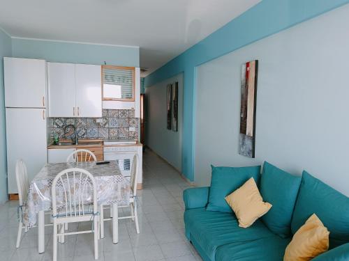 Posezení v ubytování Mirone Apartment FRONTE MARE beachfront house