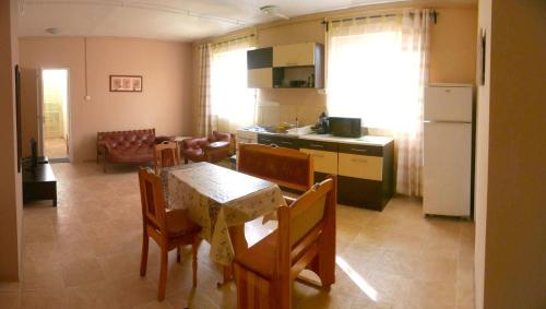 Imagen de la galería de Orchidea Apartman Tata, en Tata