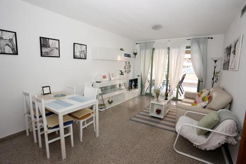 Apartamento dos habitaciones primera línea de playa