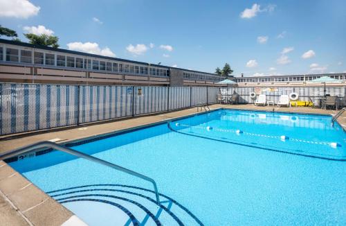 Φωτογραφία από το άλμπουμ του Days Inn by Wyndham Hicksville Long Island σε Hicksville