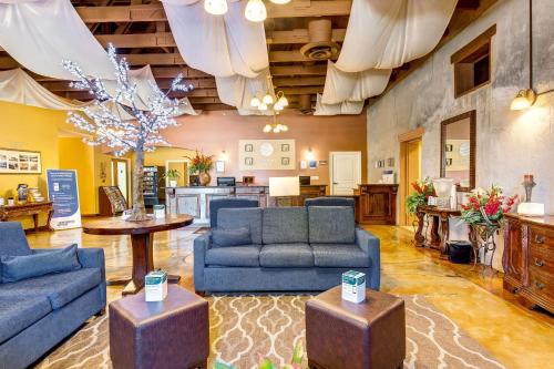Zona de estar de Comfort Inn Pomona near Fairplex
