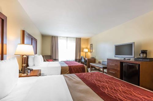 Cama o camas de una habitación en Comfort Inn Pomona near Fairplex