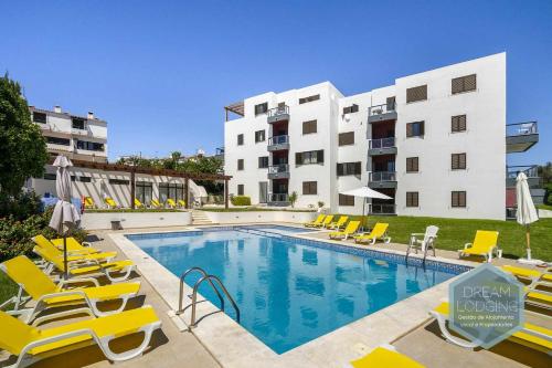 Palm Tree - Dream Lodging