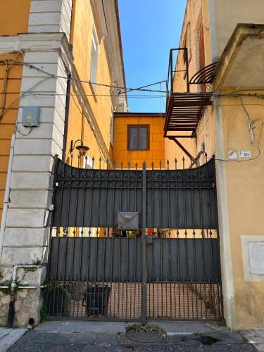 Το κτήριο όπου στεγάζεται  το διαμέρισμα