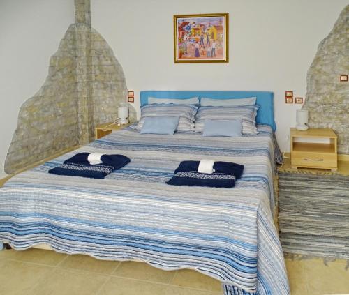 Marchie's Place - Spacious one bedroom apartment for rent on Skopelos Island