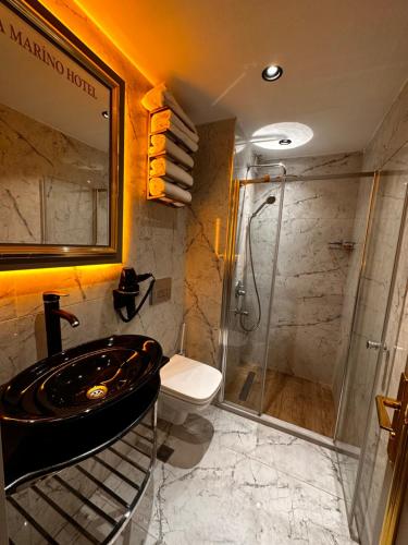 Koupelna v ubytování Taksim La Marino Hotel