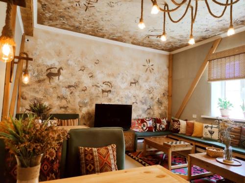 Μια τηλεόραση ή/και κέντρο ψυχαγωγίας στο SilkRoad Guesthouse