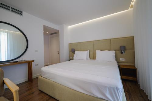 Φωτογραφία από το άλμπουμ του Dorchester Hotel στους Αγίους Σαράντα