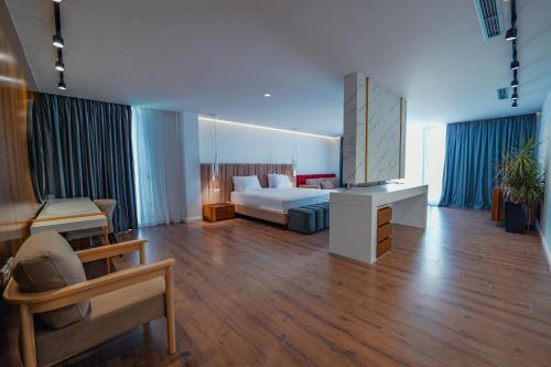 Φωτογραφία από το άλμπουμ του Dorchester Hotel στους Αγίους Σαράντα
