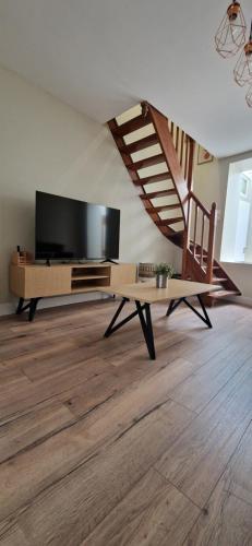 Μια τηλεόραση ή/και κέντρο ψυχαγωγίας στο Maison clana
