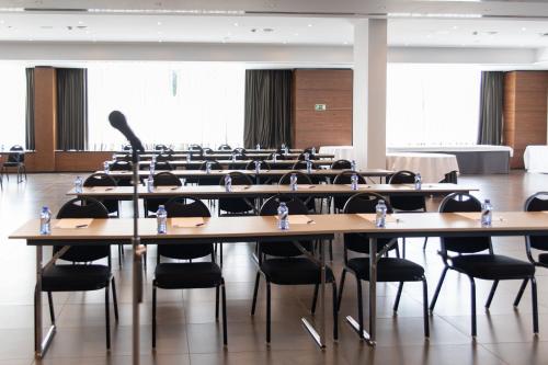 El área de trabajo o centro de convenciones de Hotel Ciudad de Móstoles