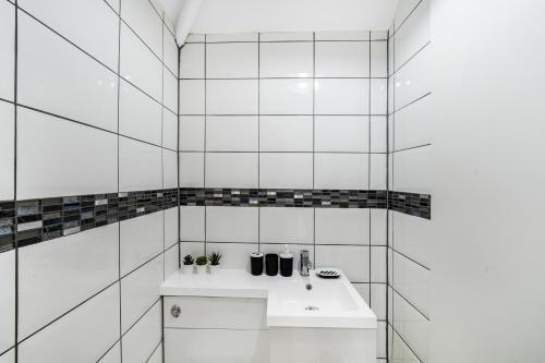 Φωτογραφία από το άλμπουμ του Boutique 4 Bedroom House in London - Parking σε Dagenham