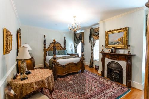 Cama o camas de una habitación en 1840s Carrollton Inn