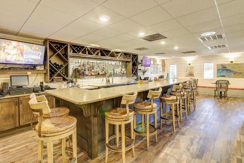 Ο χώρος του lounge ή του μπαρ στο Kahakai Retreat