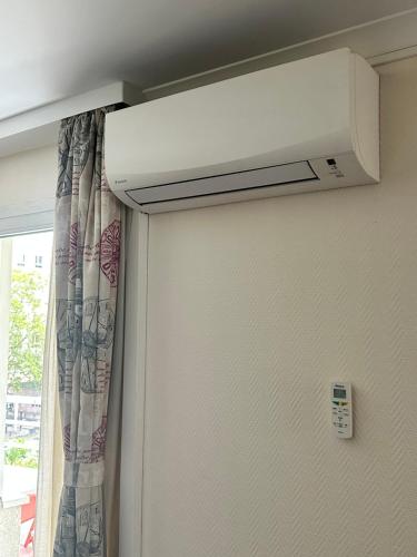 Gambar di galeri bagi Entire apartment di Courbevoie