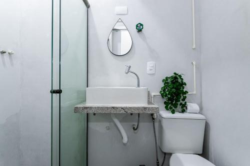 Phòng tắm tại Sunrise Flamengo - 4 Hóspedes, Metrô e Privativo!