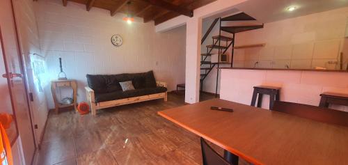 alquilar Duplex 2 hab. parrilla y cochera en Chascomús