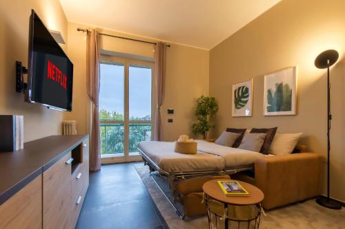 Modern & Bright 2 bedroom Flat 50m from M4 Stop