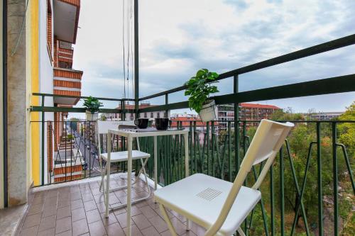 Modern & Bright 2 bedroom Flat 50m from M4 Stop