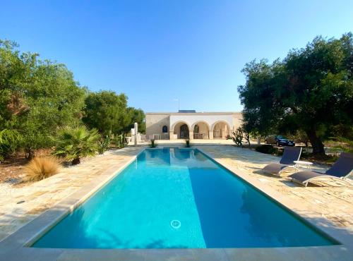 LUXUS VILLA WITH SWIMMINGPOOL, 1-6 p., CAROVIGNO