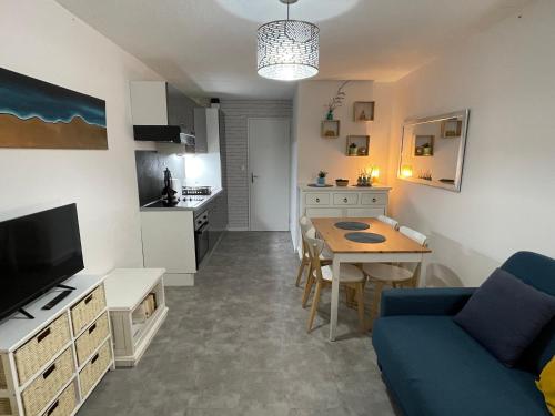 Photo de la galerie de l'établissement Studio tout confort Climatisé avec Wifi à 2mn à pied de la plage, au Cap d'Agde