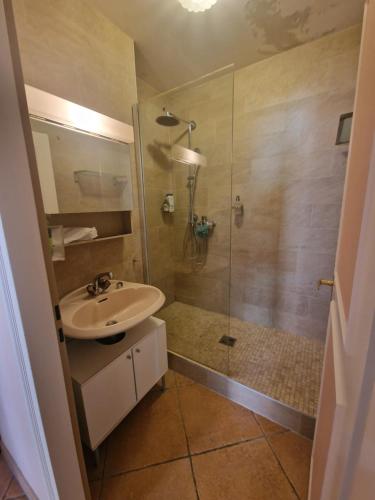 Gallery image of Grand appartement 4-8 personnes in Montreux