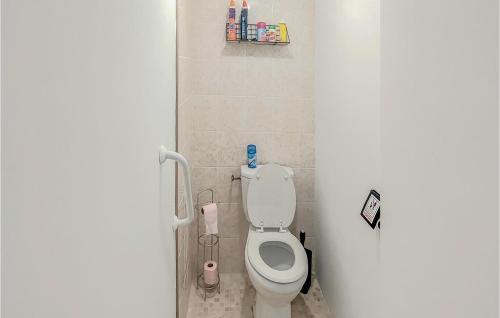 Koupelna v ubytování Cozy Home In Loubign With Kitchenette