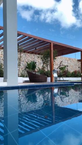 Casa con piscina con estructura de madera en Casa por temporada en Santarém